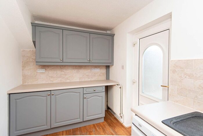2 Bedroom End Of Terrace House To Rent In Somersby Avenue, Walton, S42