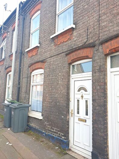 3 Bedroom Terraced House To Rent In High Town Road, Luton, LU2