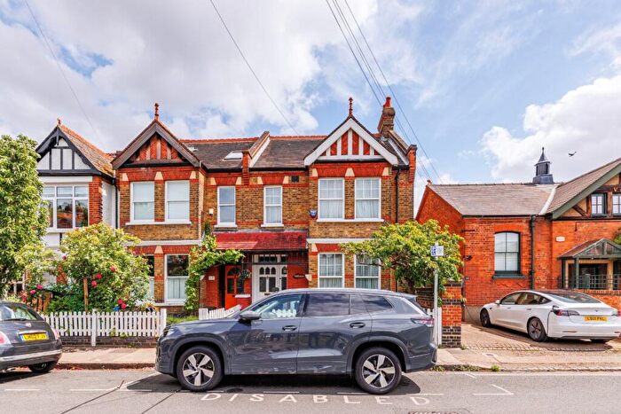 4 Bedroom Semi-Detached House For Sale In Alder Road, SW14
