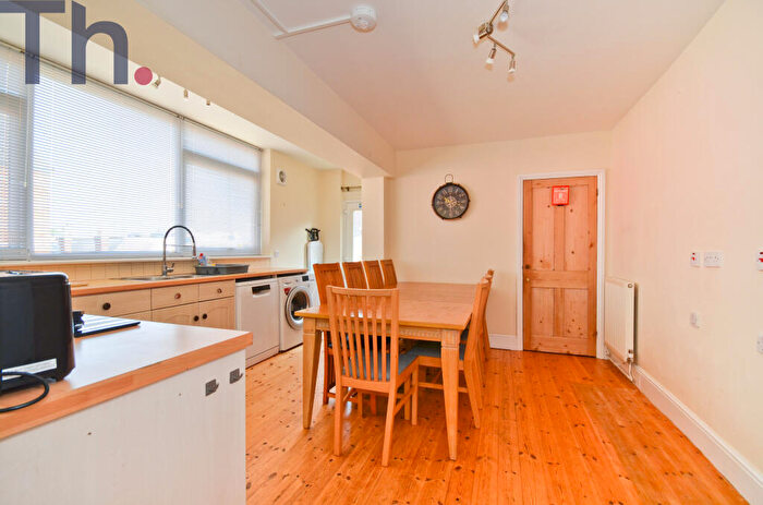 4 Bedroom Semi-Detached House For Sale In Cowes, Isle Of Wight, PO31