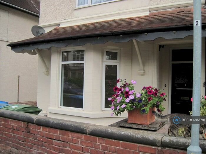 2 Bedroom Flat To Rent In Beechcroft Avenue, Stafford, ST16