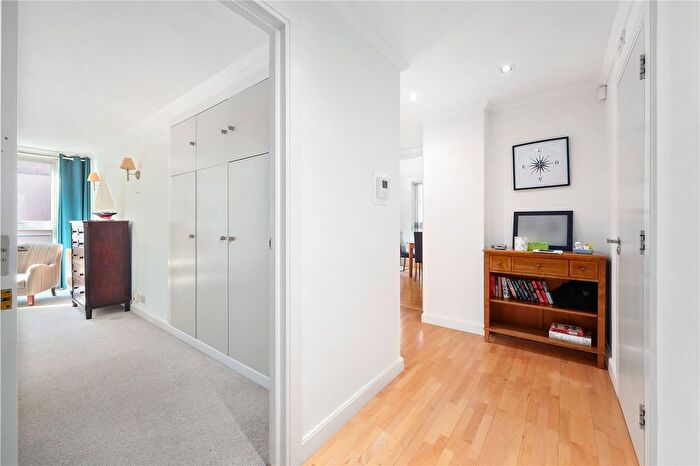 2 Bedroom Flat For Sale In High Holborn, London, WC1V