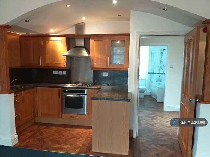 1 Bedroom Flat To Rent In Clifton Drive, Stockport, FY8