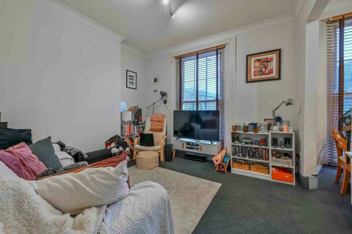 1 Bedroom Flat To Rent In Parkhurst Road, Holloway, London, N7