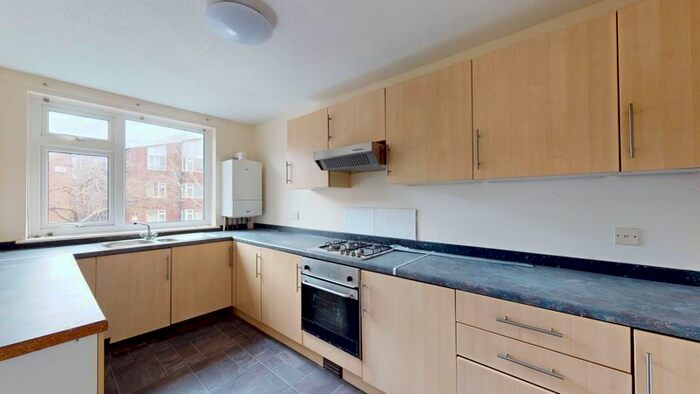 2 Bedroom Flat To Rent In Downton Court, Deercote, Telford, TF3