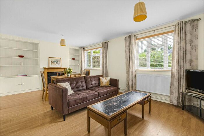 3 Bedroom Semi-Detached House To Rent In Short Let - Charming Bedroom, Semi-detached Home In North Oxford, OX2