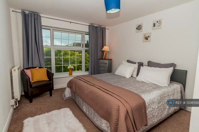 2 Bedroom Flat To Rent In Prince Regents Close, Brighton, BN2