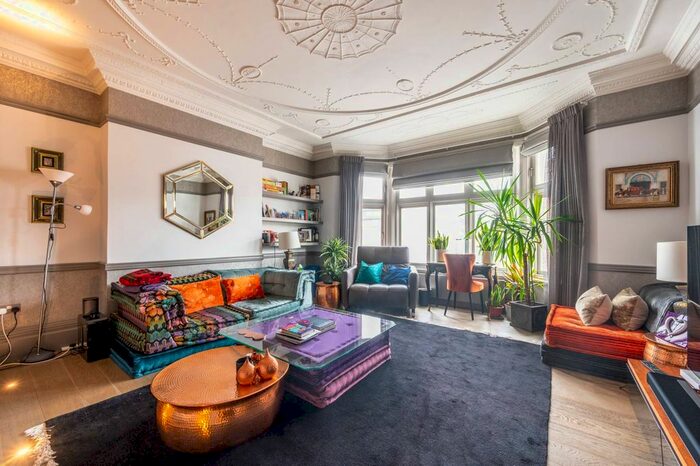 4 Bedroom Flat To Rent In Old Court Place, High Street Kensington, London, W8