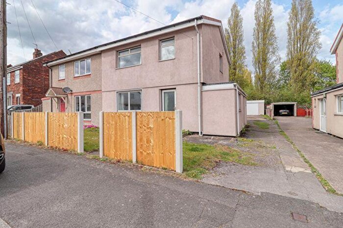 3 Bedroom Semi-Detached House For Sale In Hampton Road, Scunthorpe, DN16