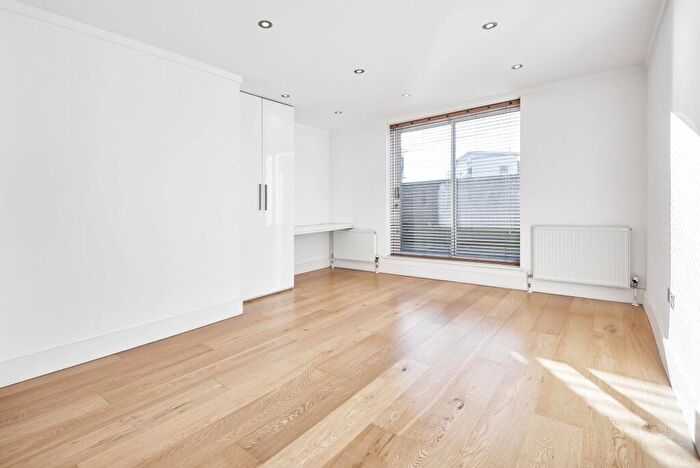 1 Bedroom Flat To Rent In Holloway Road, Lower Holloway, N7
