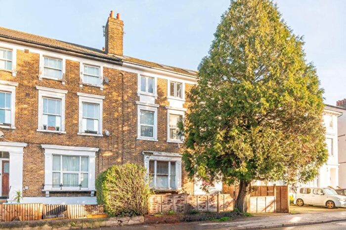 3 Bedroom Flat To Rent In St James's Road, Croydon, CR0