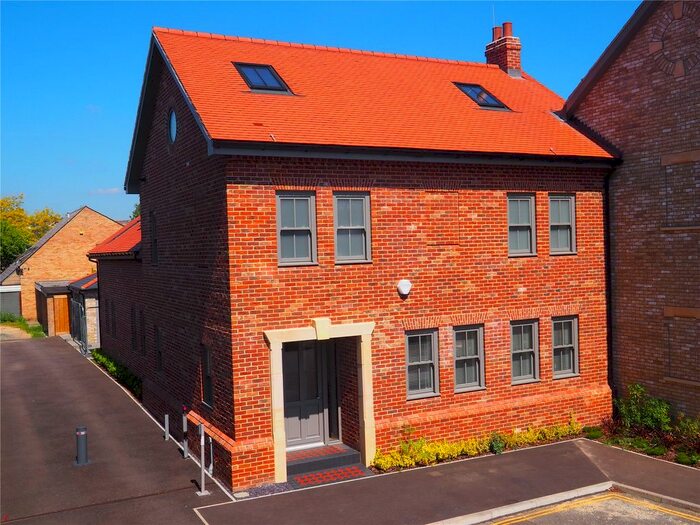 4 Bedroom Property To Rent In Humberstone Road, Cambridge, Cambridgeshire CB4