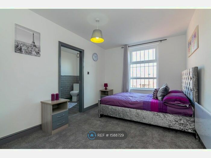 1 Bedroom Flat To Rent In Wigan Road, Leigh, WN7