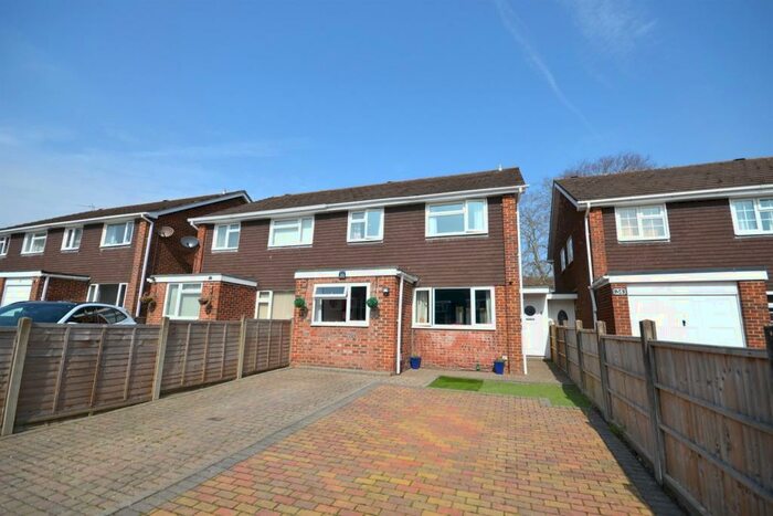 4 Bedroom House To Rent In Glenbrook Walk, Fareham, PO14