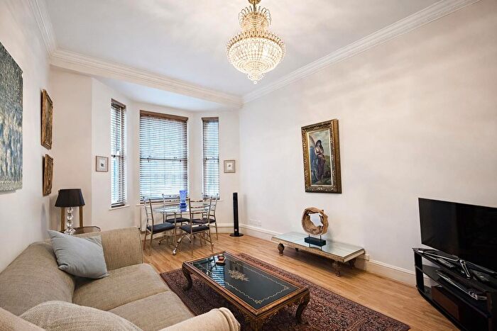 1 Bedroom Flat To Rent In Knaresborough House, Earls Court, SW5