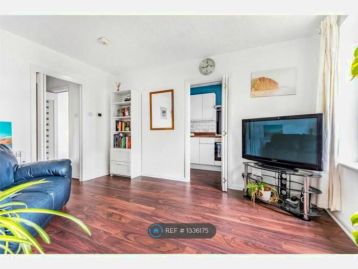 1 Bedroom Flat To Rent In Howard Court, Beckenham, BR3