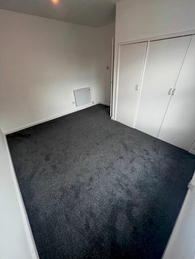 3 Bedroom Flat To Rent In St. Thomas Street, Weymouth, DT4