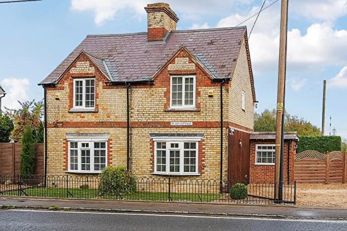 3 Bedroom Detached House To Rent In Bicester Road, Aylesbury, HP18