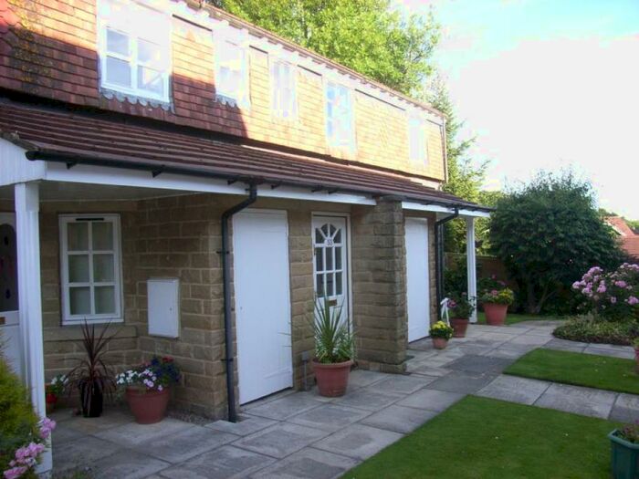 2 Bedroom Flat To Rent In Byron Mews, The Green, Bingley, West Yorkshire, BD16