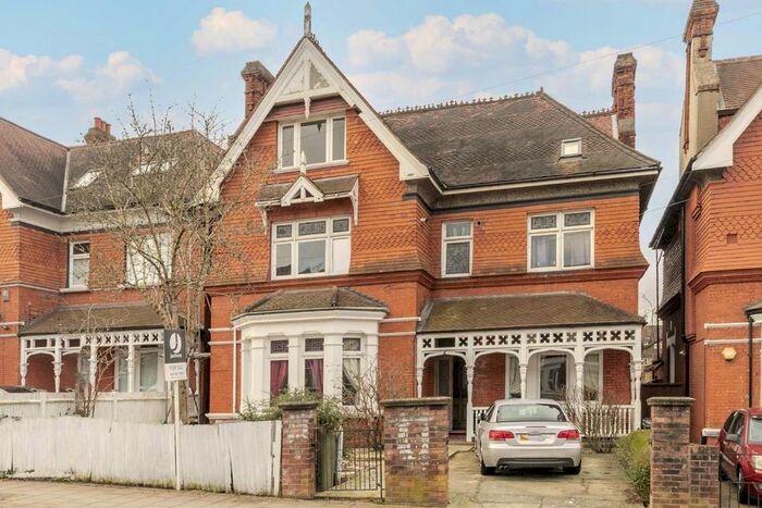 1 Bedroom Flat To Rent In Gleneldon Road, London, SW16