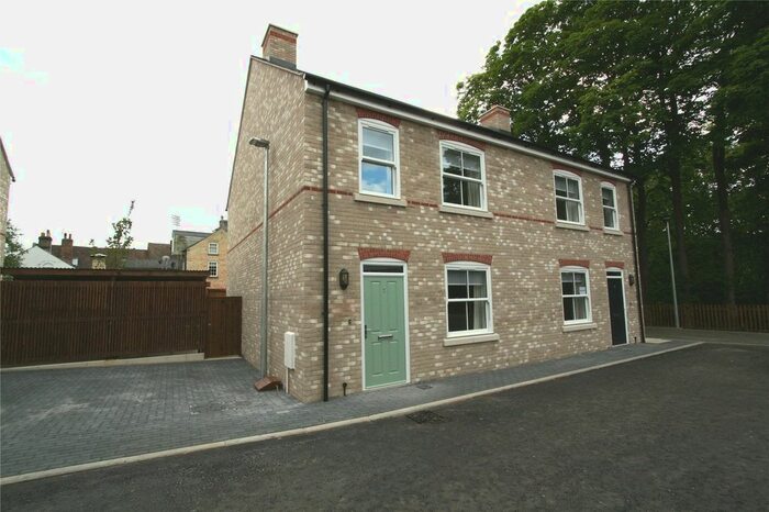 3 Bedroom Semi-Detached House To Rent In Gillies Close, Ditton Walk, Cambridge, CB5