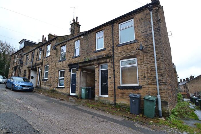 2 Bedroom Terraced House For Sale In Hyde Street, Thackley, Bradford, BD10