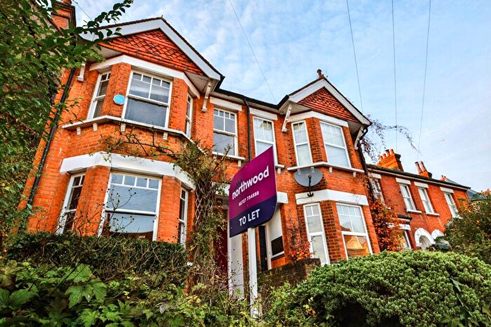 4 Bedroom Semi-Detached House To Rent In Approach Road, St Albans, AL1