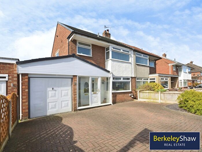 3 Bedroom Semi Detached House For Sale In Coniston Road, Maghull, Liverpool, L31