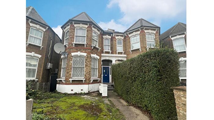 1 Bedroom Flat For Sale In Flat A Fairholt Road, Stamford Hill, London, N16