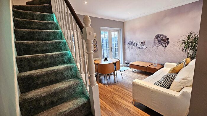 4 Bedroom Terraced House For Sale In Swanscombe Street, Kent, Swanscombe, DA10