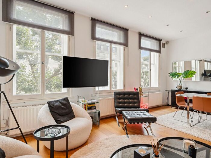 2 Bedroom Flat For Sale In Queen's Gate, London, SW7