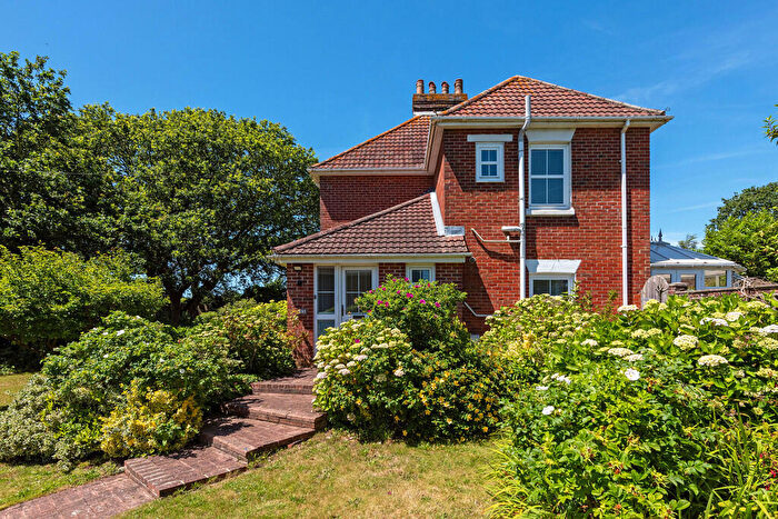 3 Bedroom Semi-Detached House For Sale In Warsash Road, Titchfield Common, Fareham, PO14