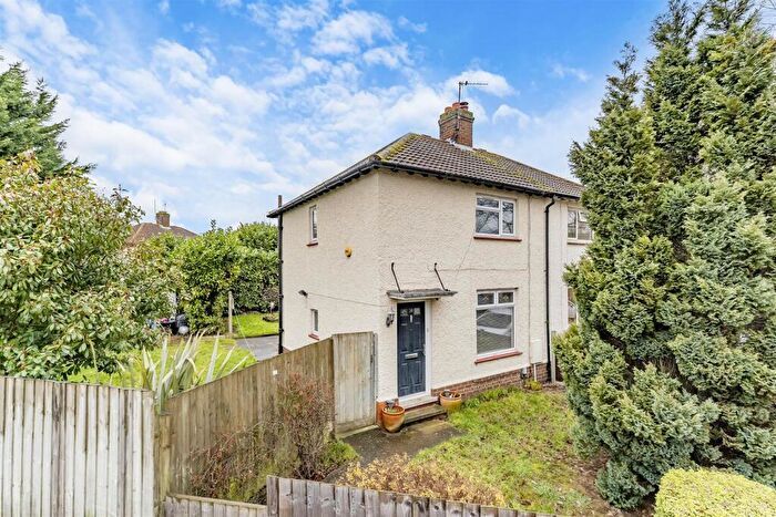 2 Bedroom Semi-Detached House For Sale In Oak Road, Kettering, NN15