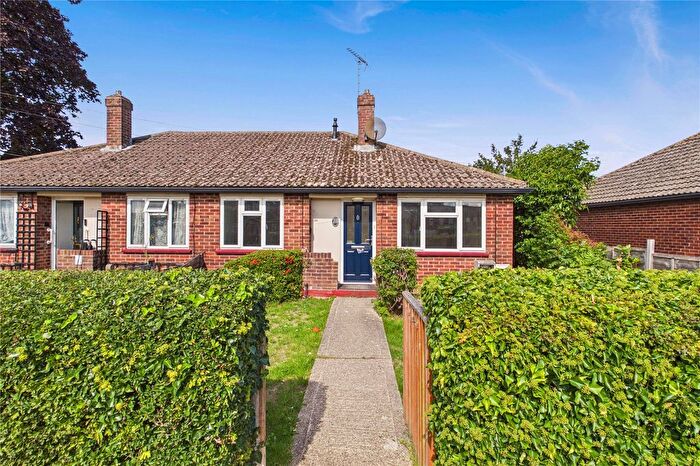 2 Bedroom Bungalow For Sale In Station Road, Thatcham, Berkshire, RG19
