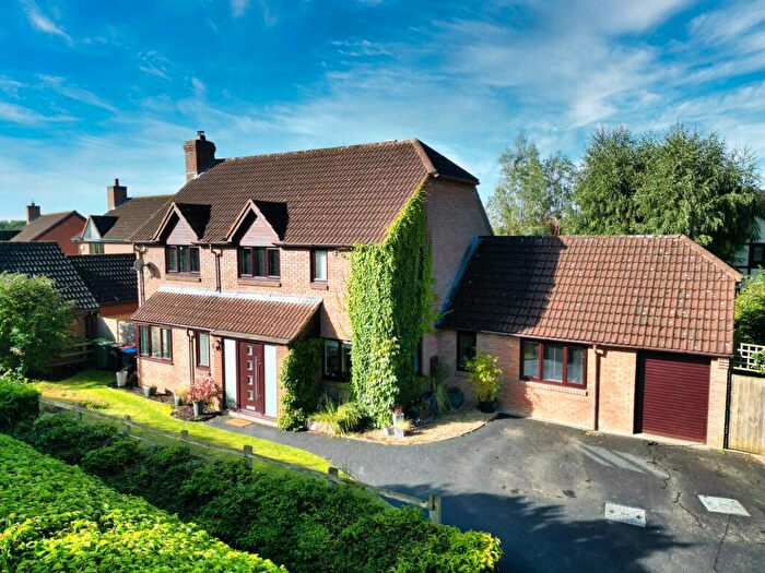 4 Bedroom Property To Rent In Beales Lane, Walton Park, MK7