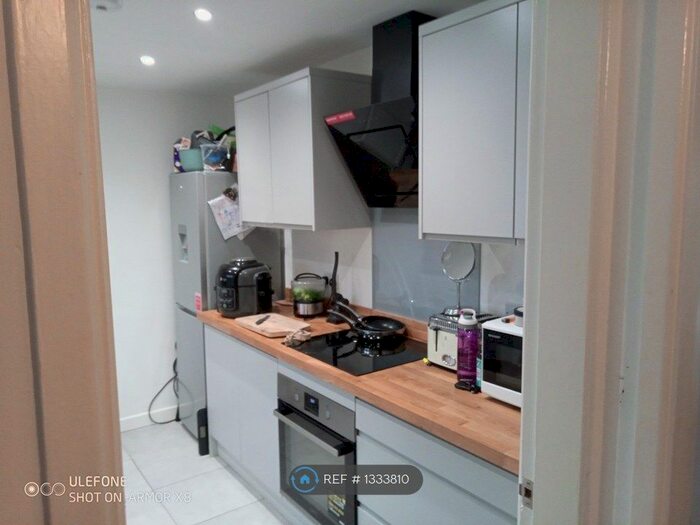 4 Bedroom Terraced House To Rent In Solent Close, Chandler's Ford, Eastleigh, SO53