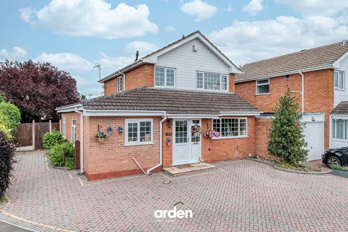 3 Bedroom Link Detached House For Sale In Fir Tree Road, Fernhill Heath, WR3
