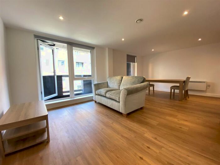 2 Bedroom Duplex To Rent In Advent Way, Manchester, M4