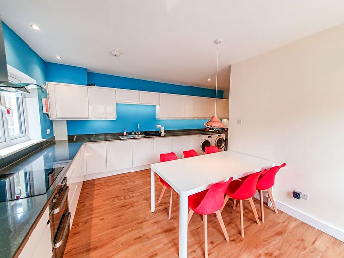 6 Bedroom Terraced House To Rent In Hurst Street, Oxford, OX4