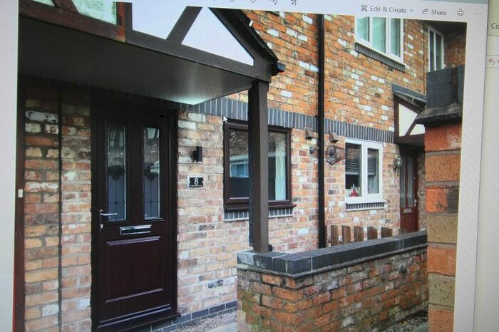 2 Bedroom Mews House To Rent In Ambuscade Close, Crewe, Cheshire, CW1