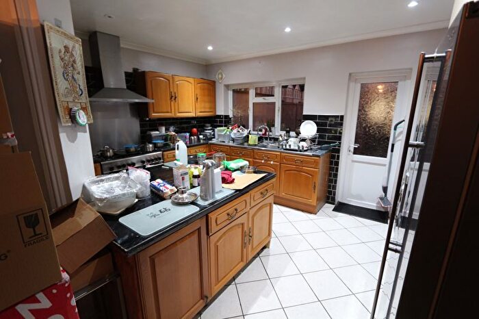 4 Bedroom Property To Rent In Auckland Road, Ilford, IG1