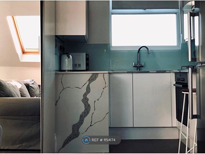 1 Bedroom Flat To Rent In Pavilion Terrace, London, W12