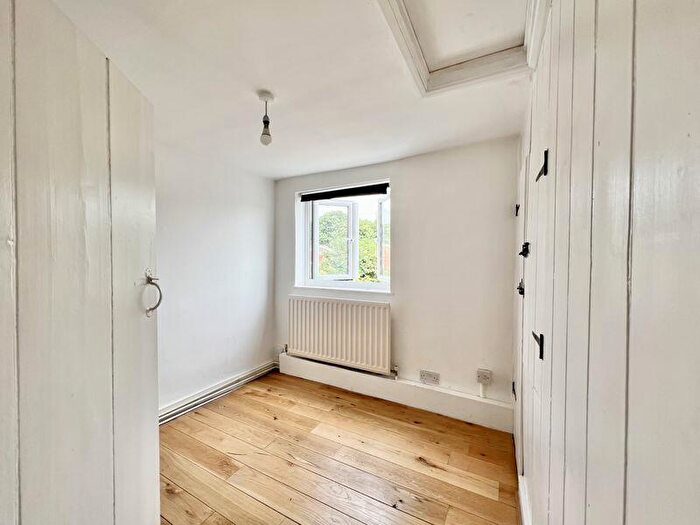 2 Bedroom Cottage To Rent In High Street, Markyate, AL3