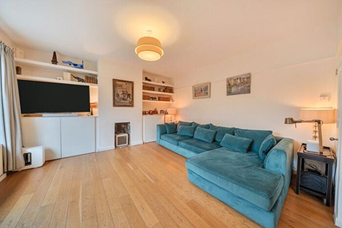 2 Bedroom Property For Sale In Lane Court, Bollingbroke Grove, Battersea, London, SW11