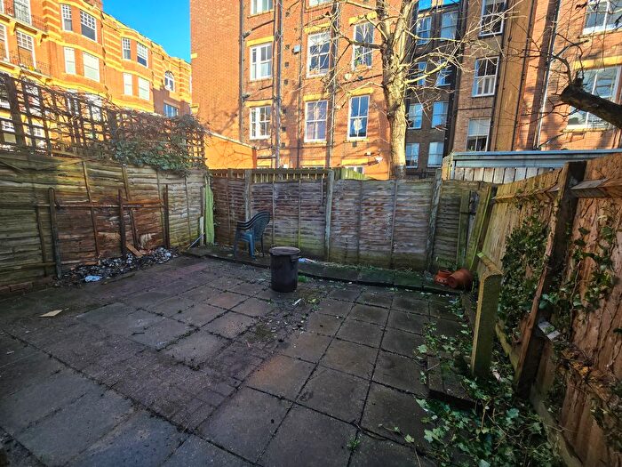 2 Bedroom Flat To Rent In Compton Crescent, W4