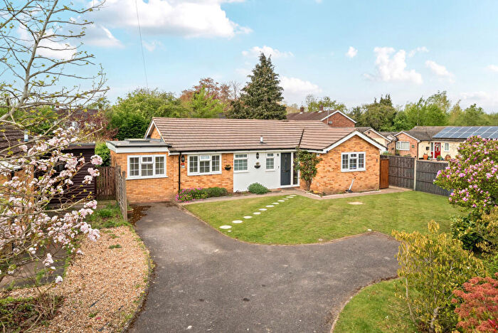 3 Bedroom Detached House For Sale In Lime Grove, Woking, GU22