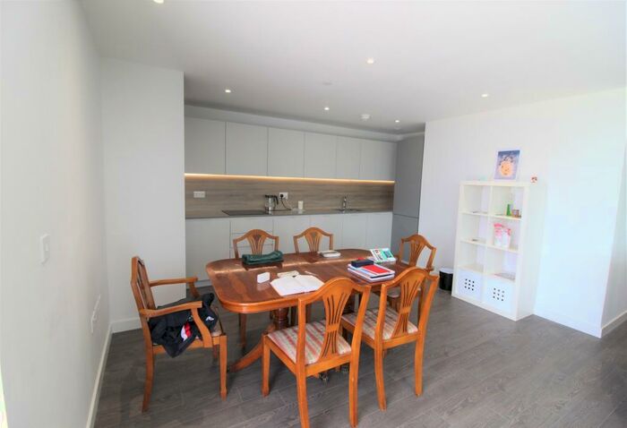 2 Bedroom Apartment To Rent In Sandpiper Building, Newnton Close, London, N4