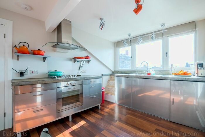 1 Bedroom Flat To Rent In Lordship Lane, East Dulwich, London, SE22