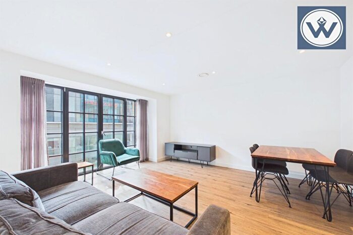 2 Bedroom Apartment To Rent In Manhattan Building, M1
