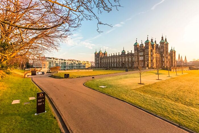 3 Bedroom Flat To Rent In Donaldson Crescent, New Town, Edinburgh, EH12